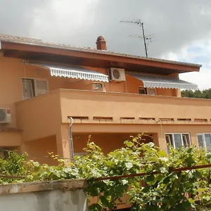 And Nediljko Apartment